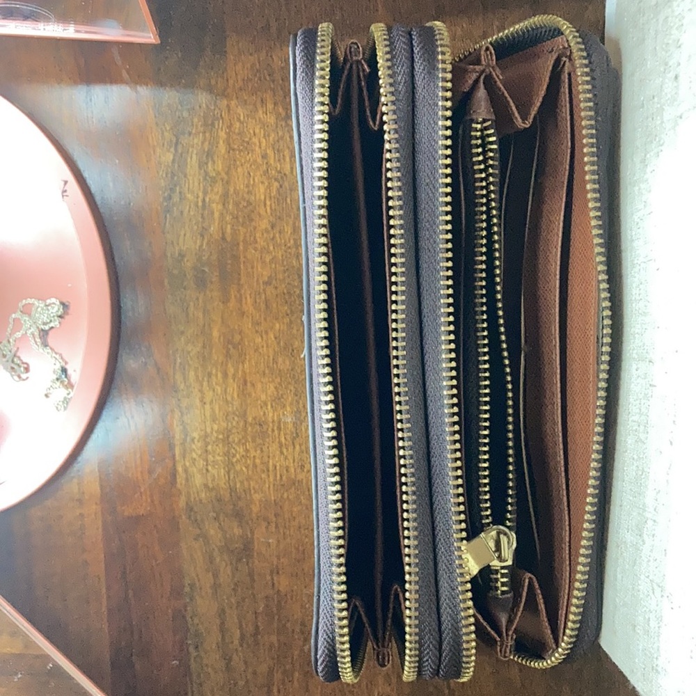 LOUIS VUITTON - double zipper wallet - Picture 5 of 8